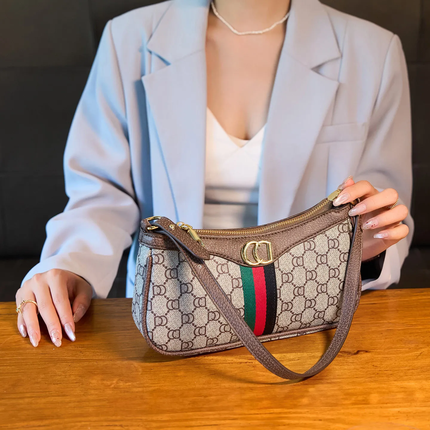 

2026 New High-End Fashion Versatile Vintage Women's Underarm Bag Casual Crossbody Shoulder Tote Commuter Handbag