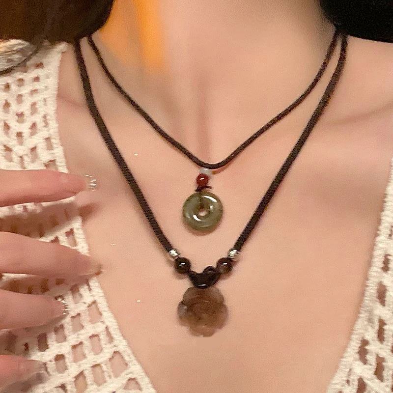 New Chinese Style Beaded Camellia Flower Peace Buckle Pendant Necklace Sweater Chain Necklace Jewelry Gift