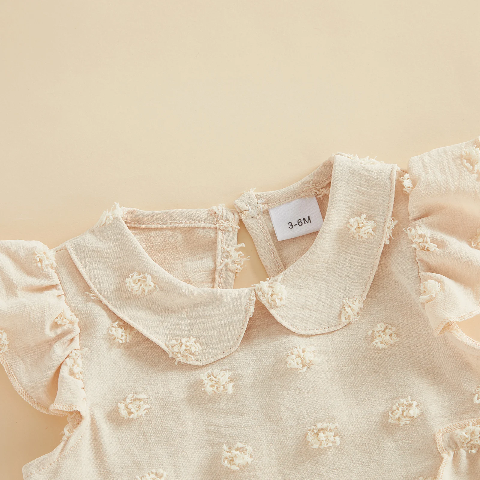 Barboteuse d'été pour bébé fille, manches volantes, col de poupée, mignon point brodé, garniture à volants, combinaison décorative