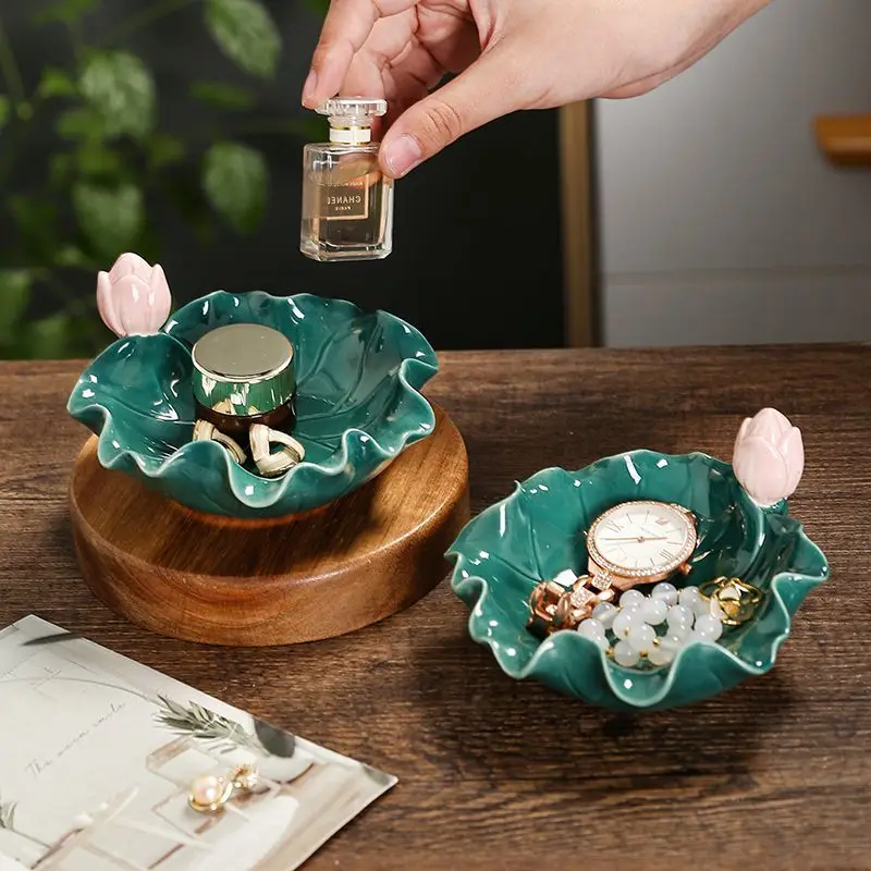 

Ceramic lotus leaf entrance foyer with keychain, dressing table decoration and storage box