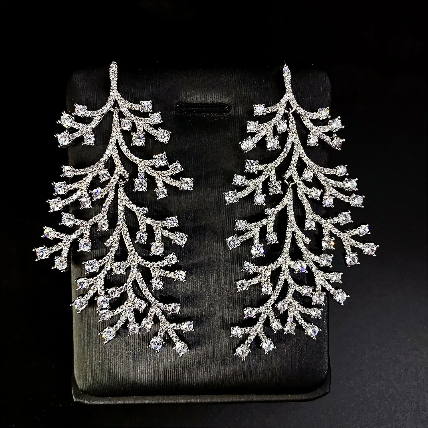 

Big Long Plant Leaves Earrings for Women Luxury Jewelry Shiny Zircon White Elegant Wedding Party Earrings Female Gift