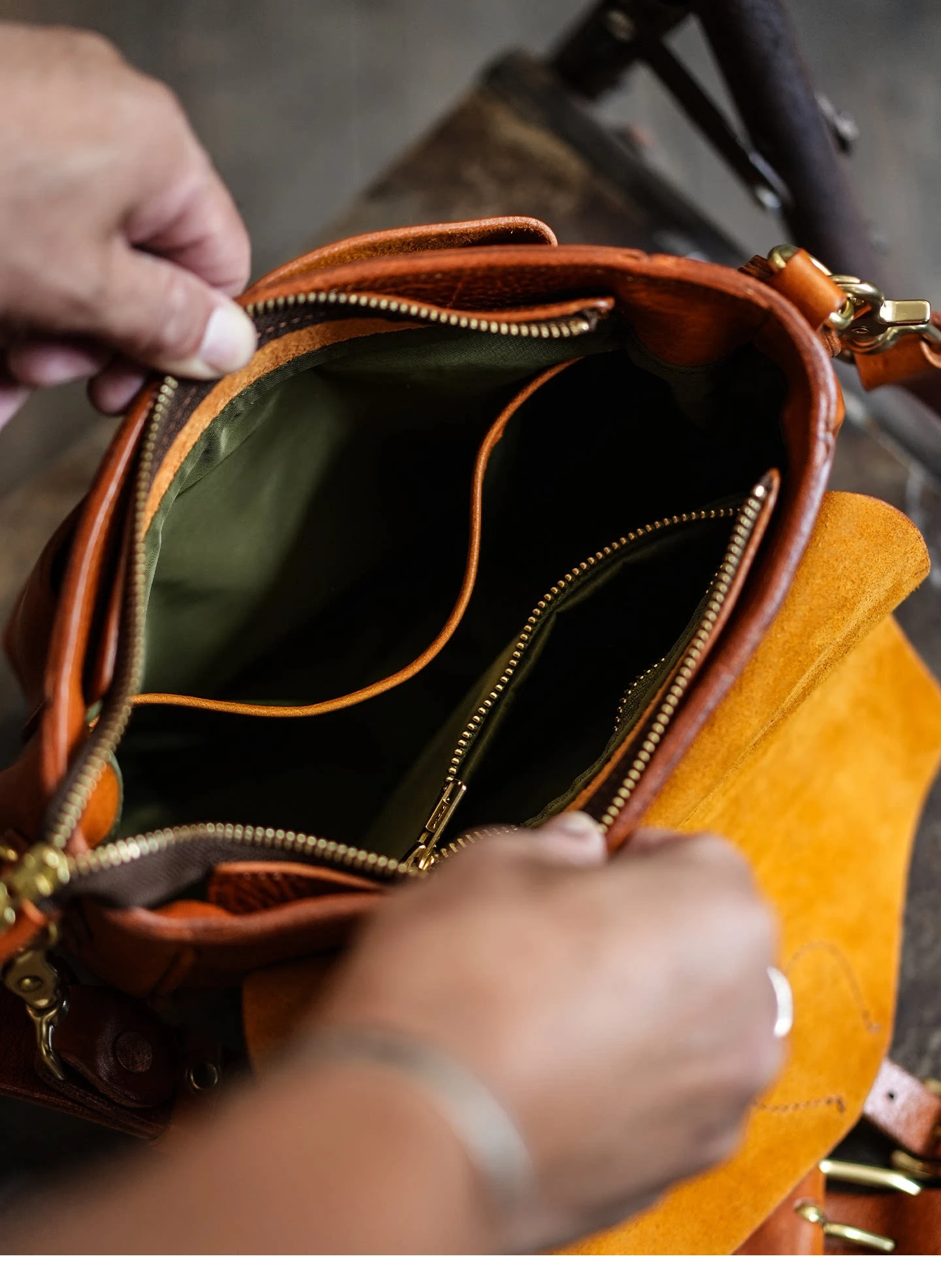 PNDME Vintage Designer Handgefertigte Hochwertige Echtleder Herren Umhängetasche Lässige Luxus Echtleder Kleine Schultertasche – Detail 13