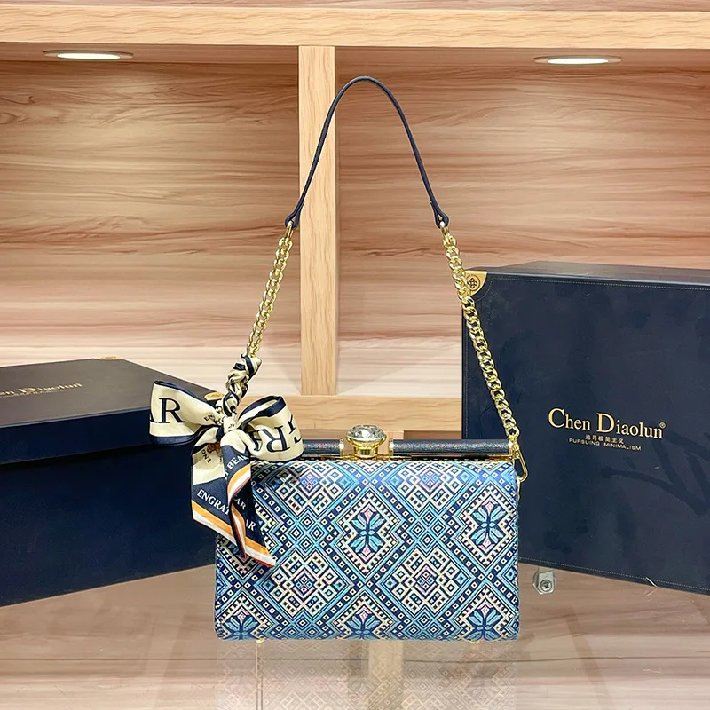 borsa-per-pannolini-classica-di-design-parigino-grande-capacita-elegante-borsa-a-tracolla-con-logo-per-donne-minimalista