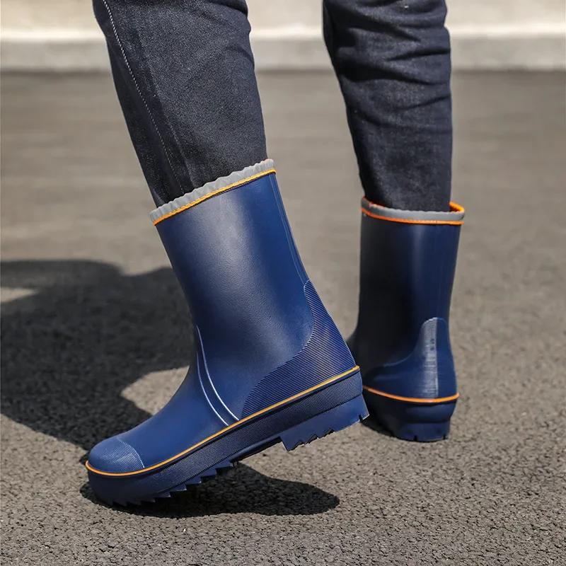 Bottes de pluie coordonnantes en caoutchouc pour hommes, chaussures de pêche imperméables, peluche chaude, botte de travail mi-mollet décontractée pour hommes, grande taille, 45, 2024