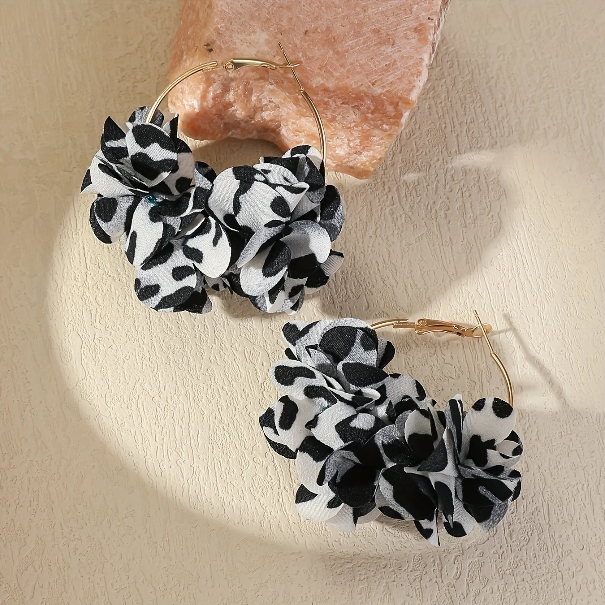 Blumenohrringe im Vintage-Stil mit Leopardenmuster, Y2k-Schmuckohrringe für Damen, geeignet für den täglichen Gebrauch und den Urlaub