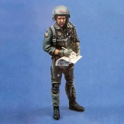 1/35 U.S. Air Force Fighter Pilot 1980 (not Including Map)