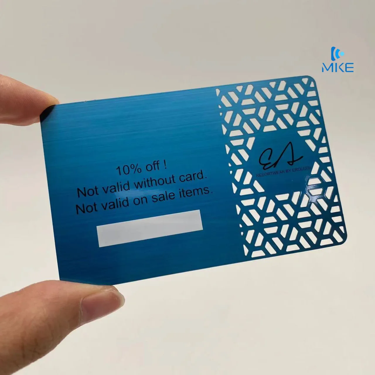 

Коллекционные визитные карточки из нержавеющей стали с серебряным лазерным вырезом и металлической оправой