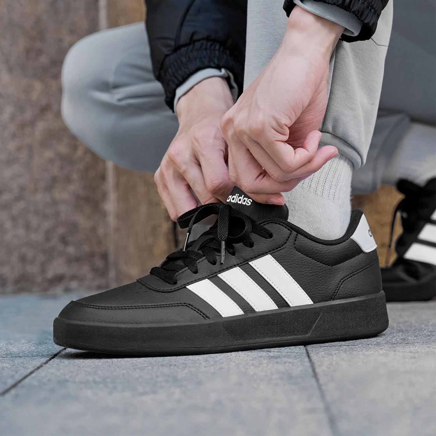 

Оригинальные мужские и женские износостойкие низкие кеды Adidas JQ5482