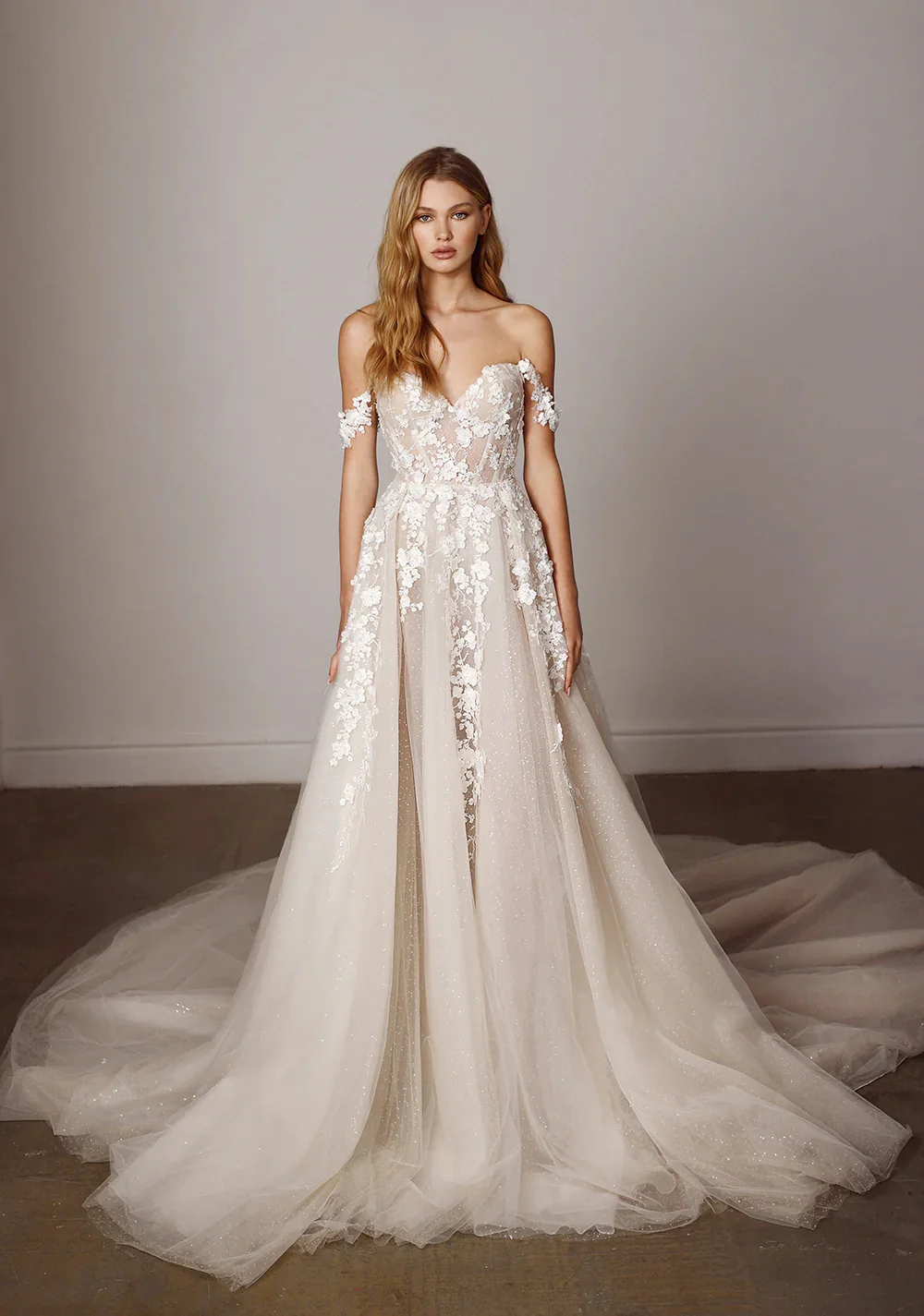 Elegant Off The Shoulder Sweetheart Lace Applique Boho Beach A Line Wedding Dresses Sweep Train Custom Made 2025