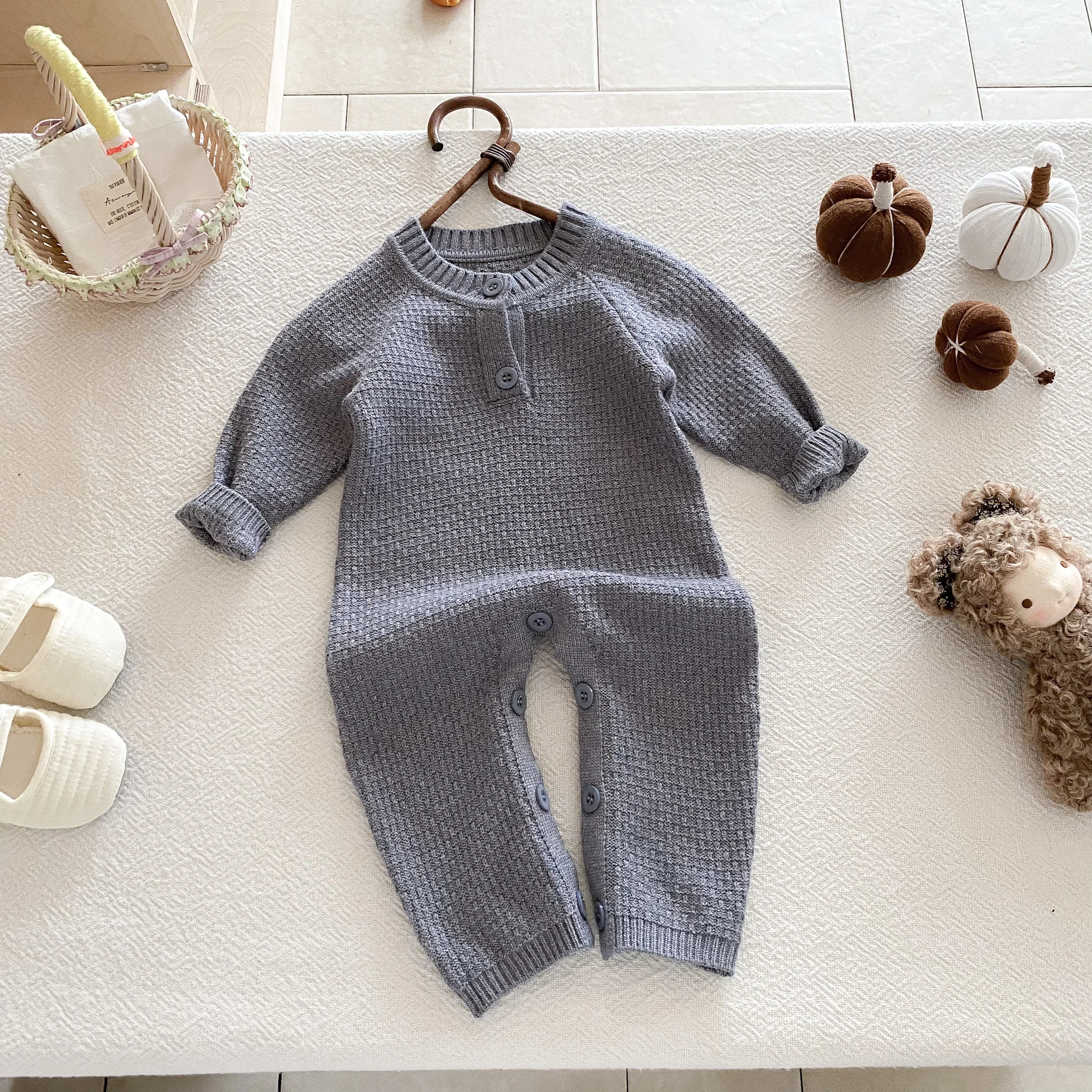 INS Korean-Style Autumn Knitted Bodysuit for Babies Stylish and Trendy Perfect for Boys' Casual Wear and Outdoor Crawling Outfit