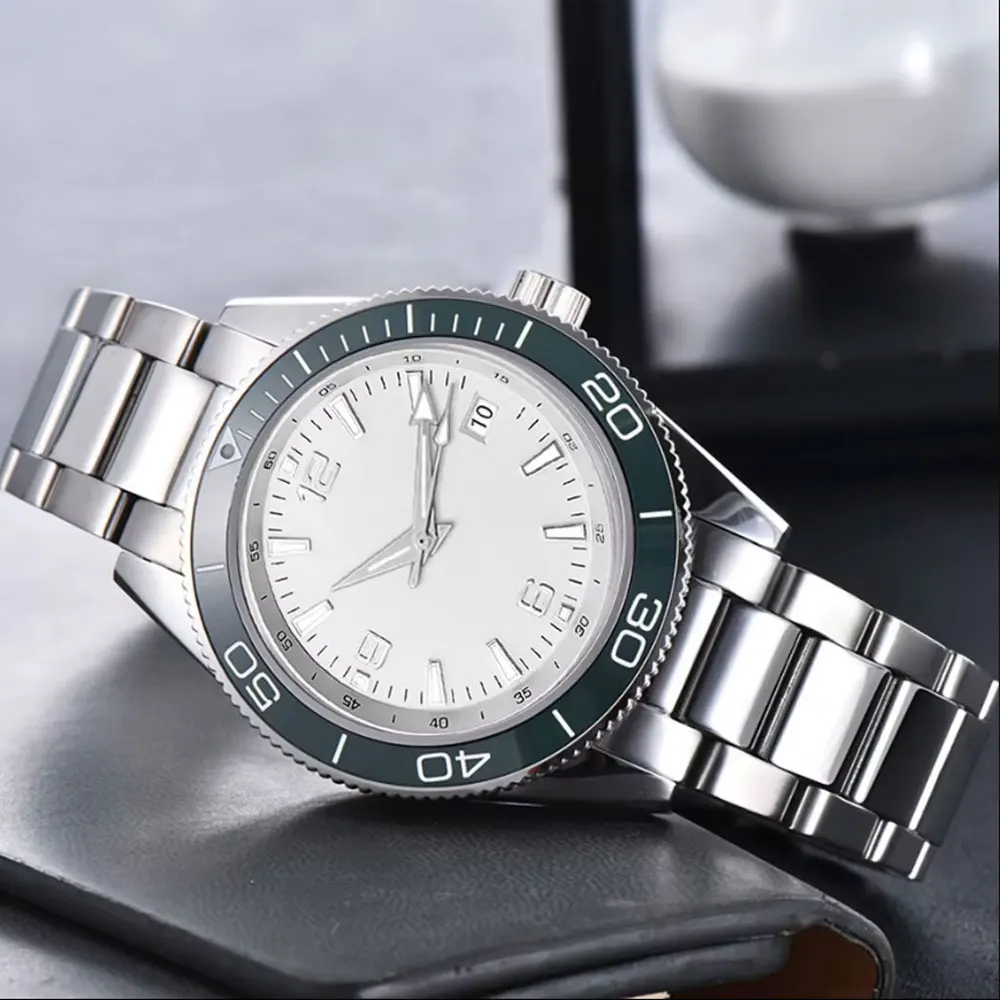 Logo dell'orologio personalizzato per uomo Orologi meccanici NH35 automatici di alta qualità da 41 mm Lunetta in ceramica con zaffiro impermeabile