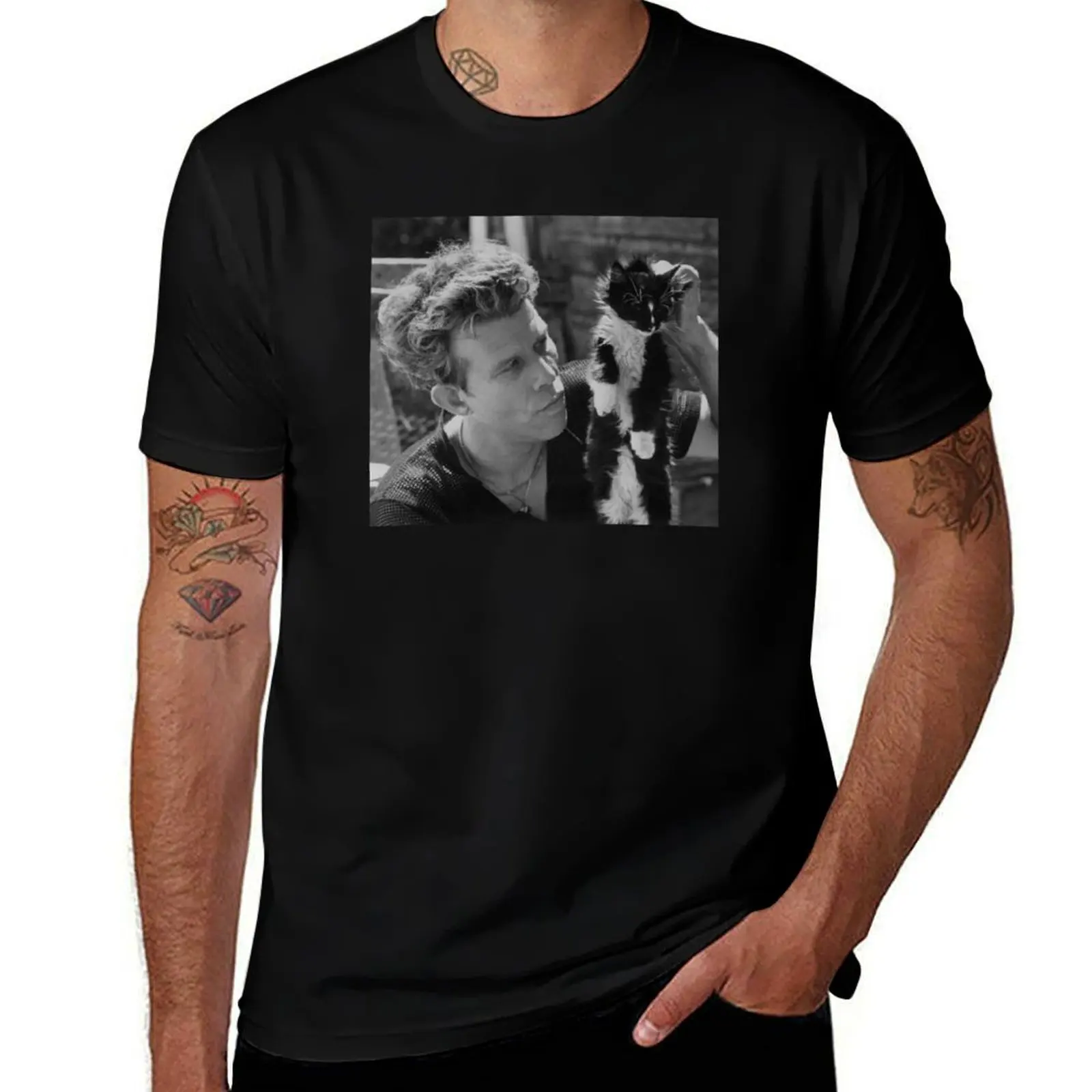 

Tom Waits and cat T-Shirt Christmas Casual Short Sleeve Top