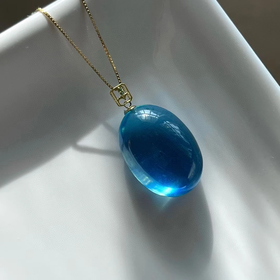 Natural Blue Aquamarine Quartz Pendant Oval Carved 24.2x17mm Jewelry 18K gold Blue Aquamarine Oval Necklace AAAAA