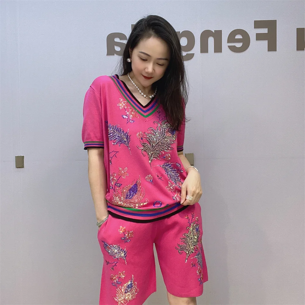 2024 Summer New V-neck Short-Sleeved Knitwear Casual Suit Women Feather Pattern Heavy Embroidery Hot Drilling Shorts Two-Pieces