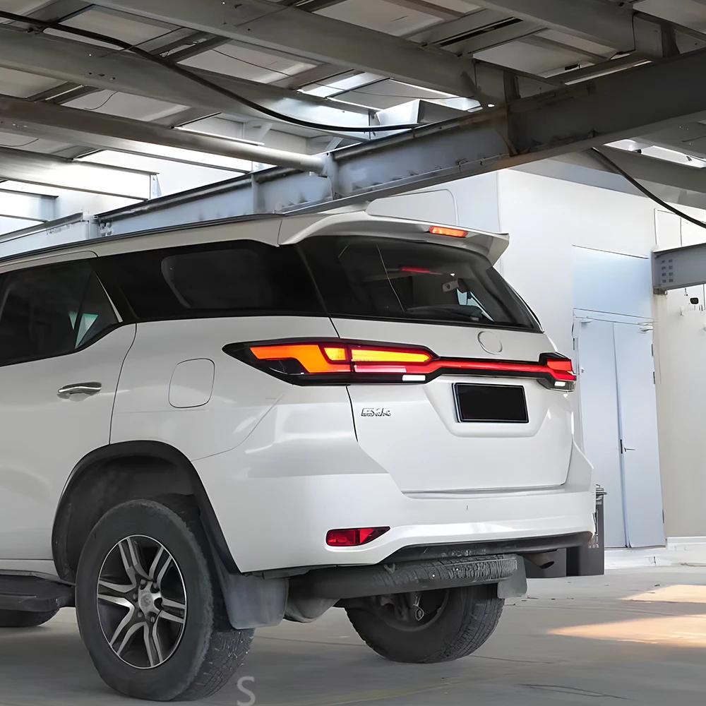 

Автомобильные фары для Toyota Fortuner 2016-2020, светодиодные автоматические задние фонари в сборе, обновленный эффект запуска, подсветка заднего стоп-сигнала