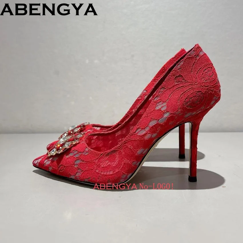

Летние женские туфли-лодочки с кристаллами и цветами, вечерние модельные туфли на высоком каблуке, женские пикантные сандалии на шпильке с кружевом и острым носком, женская обувь