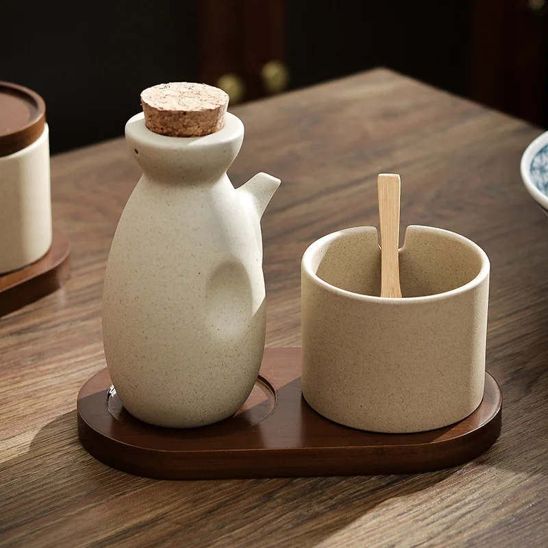 creative ceramic soy sauce pot small oil  seasoning bottle simple vinegar  Japanese retro seasoning bottle set