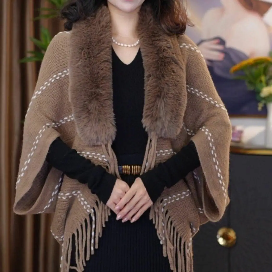

Autumn Winter Knitted Wrap Shoulder Warm Thickened Loose Slimming Cardigan Style Fur Trim Tassel Shawl Versatile Decorative S...