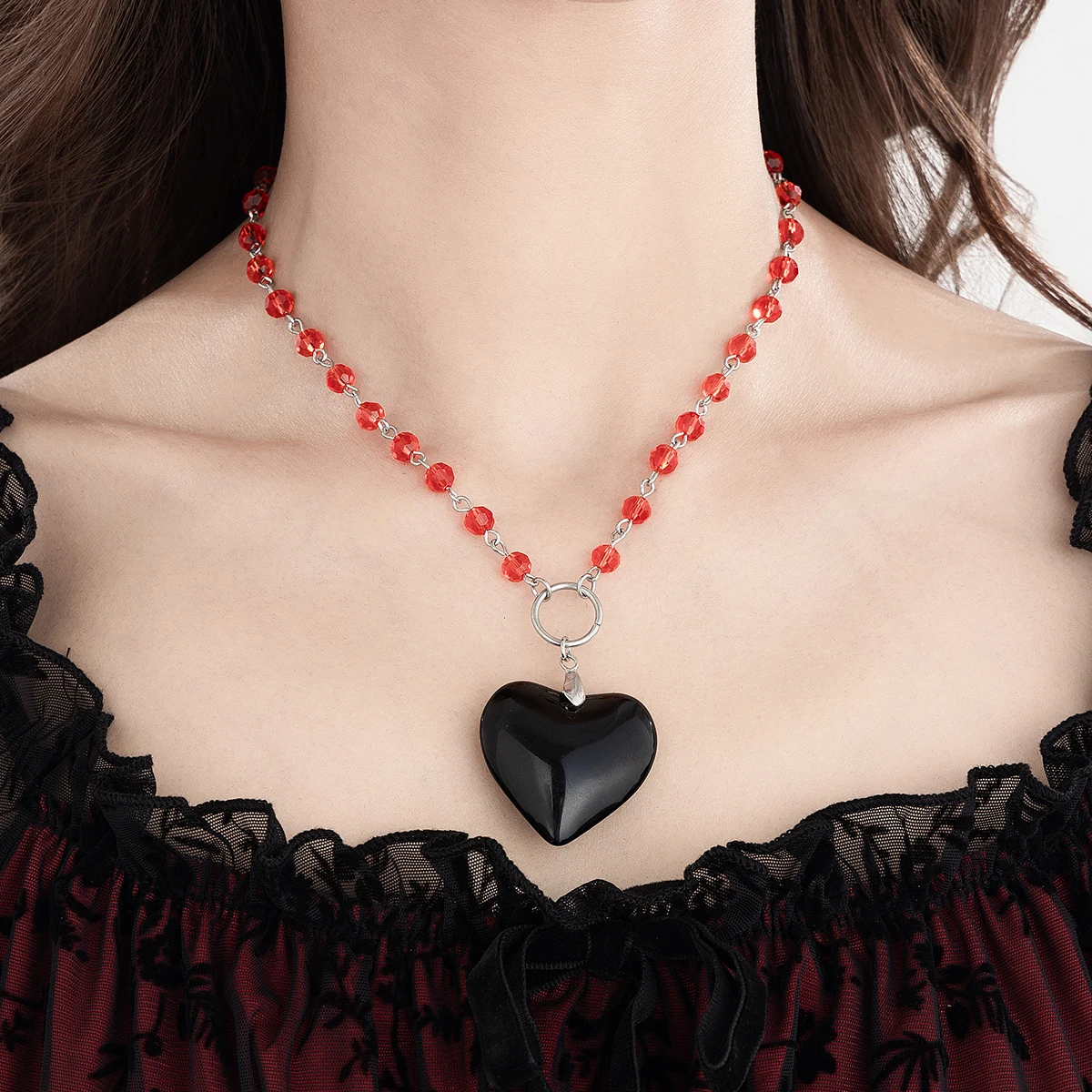 

SHIXIN Vintage Goth Glass Big Heart Pendant Necklace for Women Halloween Red Crystal Beads Choker Female Holiday Jewelry Gift