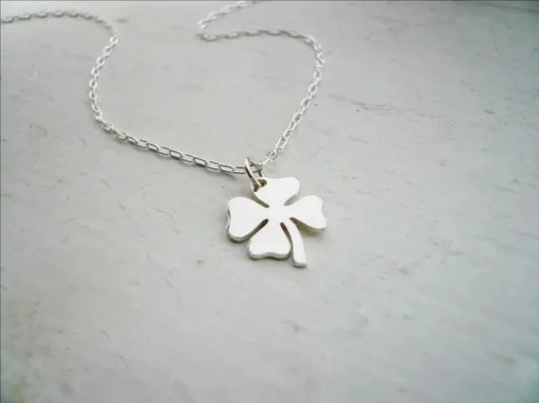 Trendy Beatiful Four Leaf Clover Necklace