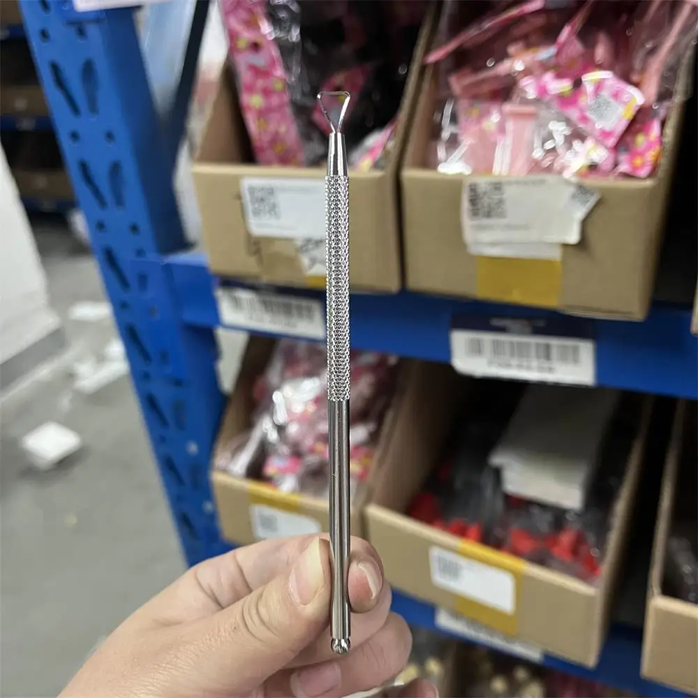 1PC Triangolo In Acciaio Inox Bastone Asta Pusher Cleaner Pelapatate Per Cuticole Raschietto Gel UV Polish Remover Manicure Strumenti Per Unghie Accessorio