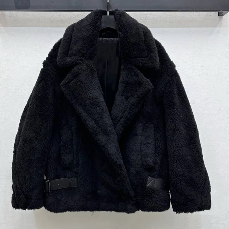 

Качественное женское зимнее пальто из верблюжьей шерсти, утолщенное меховыми пуговицами на талии и рожковыми пряжками 2592552