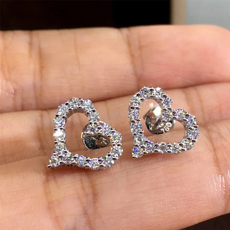 Huitan 925 Sterling Silver Dazzling Heart Design Stud Earrings Female Shiny Lovely CZ Accessory Chic Wedding Party Jewelry Gift