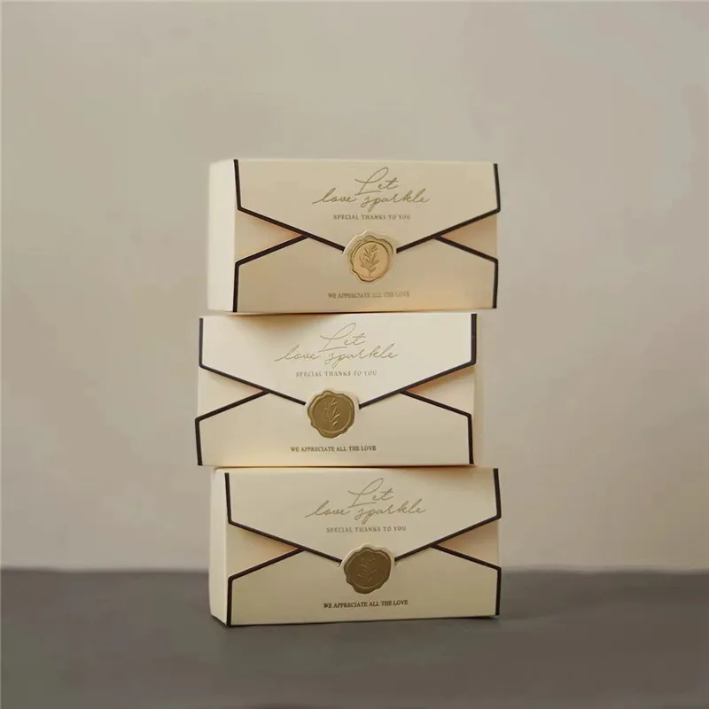 30/50/100pcs Champagne Envelope Box for Packing Party Favors Wedding Souvenirs for Guests Red Cardboard Boxes Wholesale