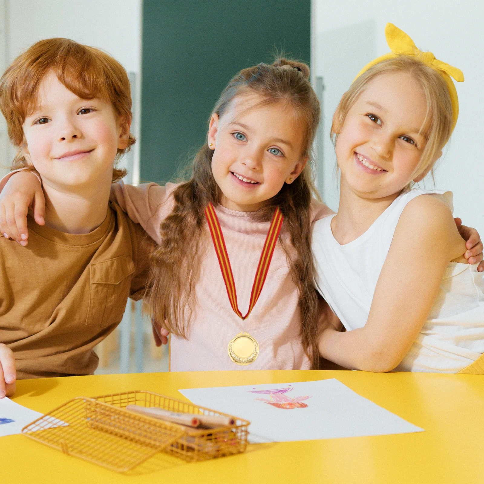 12 قطعة أشرطة ميدالية أحمر أبيض جائزة اسهم المنافسة الرياضية حفلة لصالح الرقبة الأشرطة مقصوصة السنانير