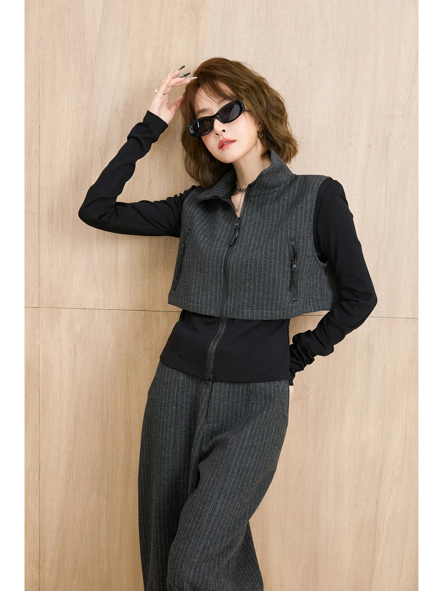 

MIUCO Cool Sassy ay Striped Wide Leg Pants And Slim Fit Top Set Zipper Long Sve Faionable Spring Outfit for Women