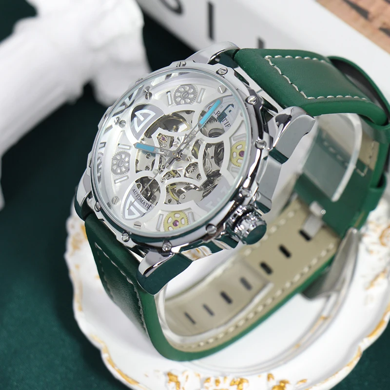 A Men's Green Belt Trendy Simple Style Four-Leaf Clover Strip Automatic Mechanical Watch
