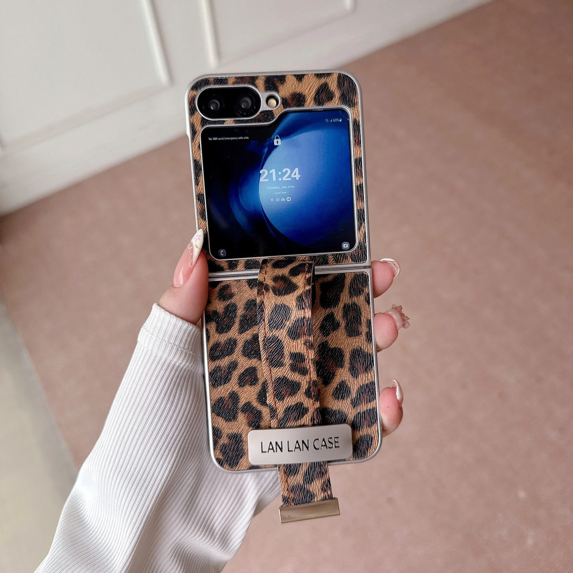 

Leopard Phone Case for Samsung Galaxy Z Flip 7 6 5 4 Protective Back Cover for ZFlip5 ZFlip6 ZFlip7 Case Shell