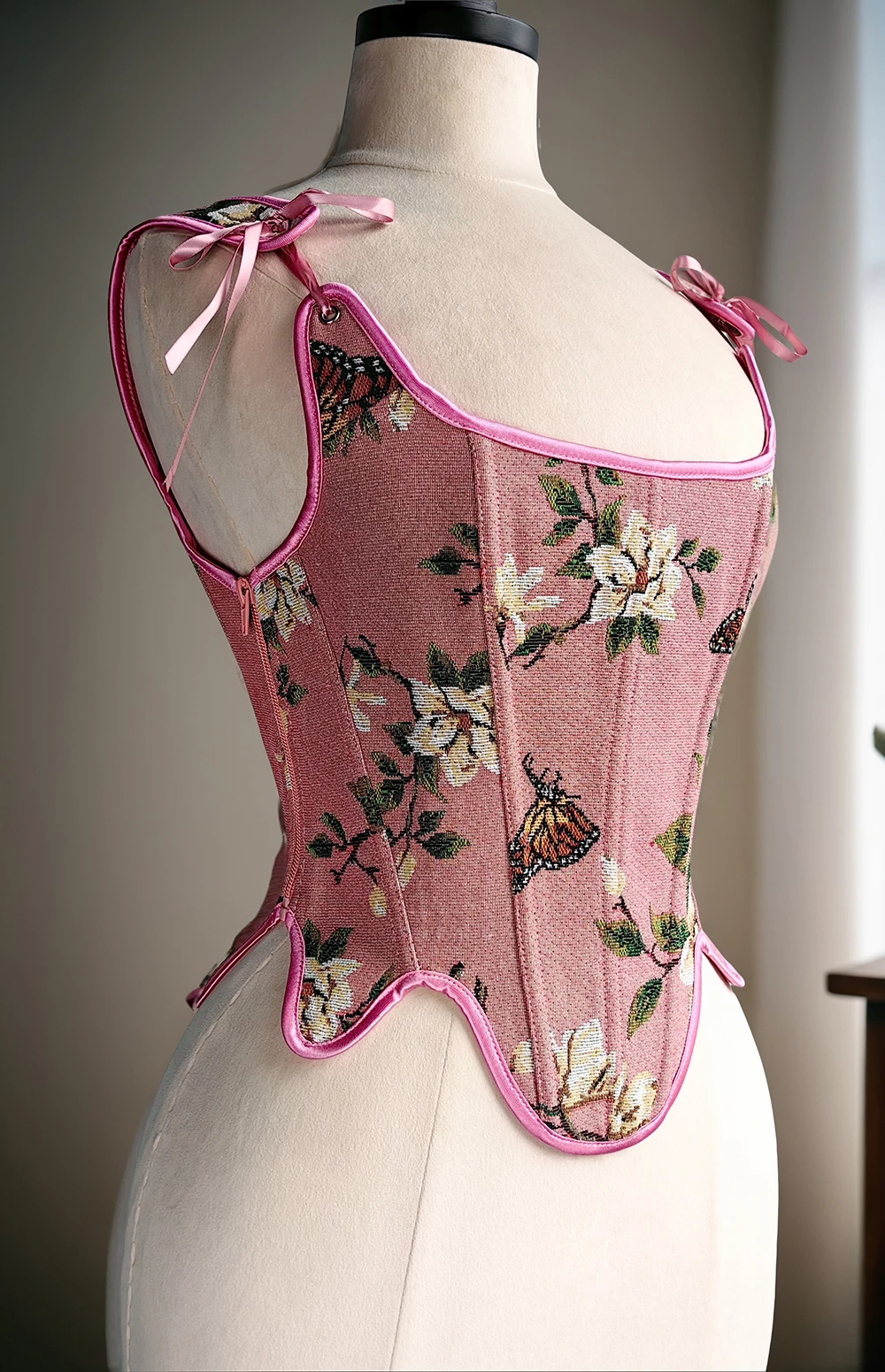 Description Picture 3 of itemWomen Pink Corset Bustier Overbust Slimm Waist Tummy Control Vintage Bodice Lace Up Boned Shaping Tops Push Up Breast Costume