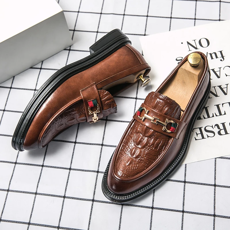 2023 New Mens Casual Shoes Classic Designer Embossed Leather Luxury Brand Shoes Comfortable Business Dress Shoes for Men Loafers