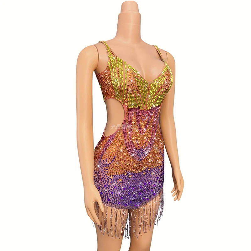 2025 Glitter Party Show Outfit Kleurrijke Strass Korte Jurken Sexy Hollow Out Fringe Jurk Prom Clubwear Vrouwen Toneelkostuum