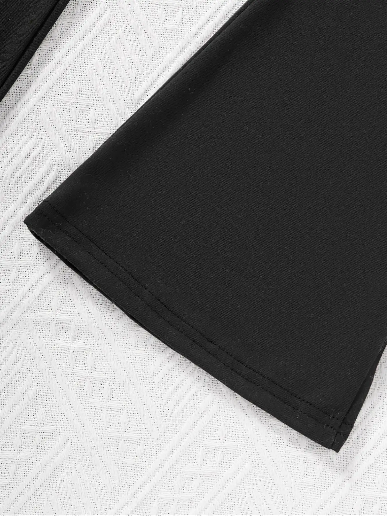 Sommerliches Freizeitoutfit für Mädchen: Kinder-Set mit Schleifenmuster und kurzen Ärmeln, reguläres Kurzarm-Oberteil + schwarze Schlaghose, zweiteiliges Set, geeignet für Mädchen im Alter von 4-12 Jahren, vielseitige Kleidung für Zuhause und Ausflüge – Detail 6