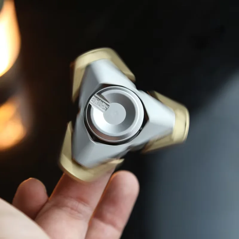 Suiis QS Magnetisches Fidget Spinner mit offener Rüstung, Metall-Stressabbau-Spielzeug für Erwachsene | Magnetisches Desktop-Dekompressionsspielzeug mit rotierender Oberseite – Detail 3