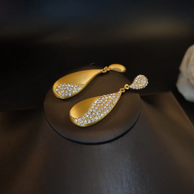 Vintage long drop zircon asymmetry earrings women's simple court golden daily wear commuting accessories