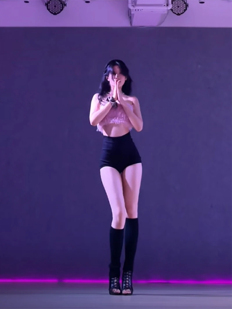 

Модные утягивающие леггинсы с высокой талией для джазовых танцев и фитнеса, подходящие для ношения с длинными сапогами, для танцев на стойке и выступлений.