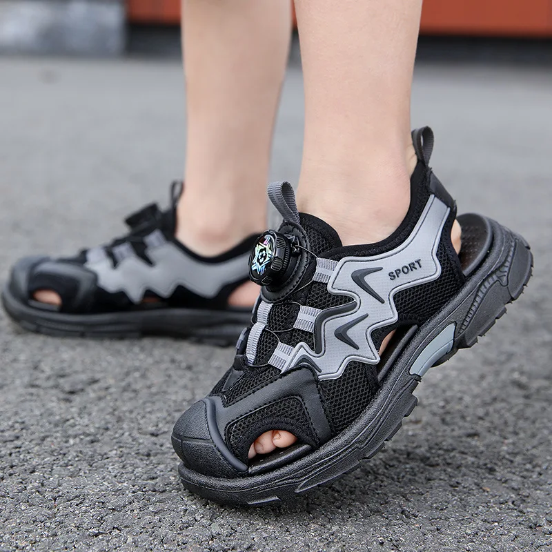 Jungen schuhe, Sandalen, Zehen kappe, 2024 neue Sommer-Strand netz schuhe für Kinder, mittlere und große Jungen, drehbare Knopfs andalen