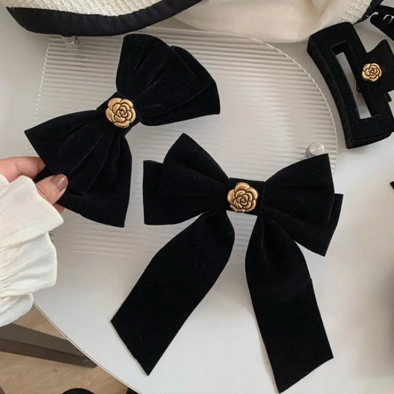 Schwarze Samt-Haarspangen mit Schleifenband, elegante Stoff-Kamelien-Haarspangen für Damen, modische Pferdeschwanz-Haarspange, Kopfbedeckungszubehör〔CC55〕 – Detail 5