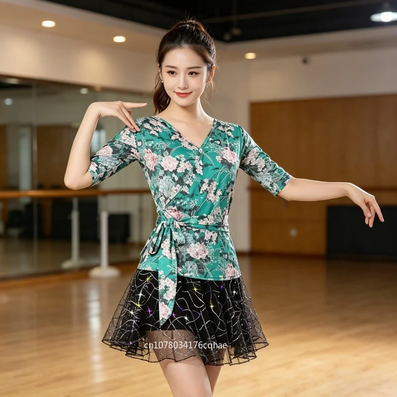 

Women's Modern Latin Dance Top, Ice Silk Short Sleeve Training & Performance Blouse Dancewear Top Line Dance Clothing Women