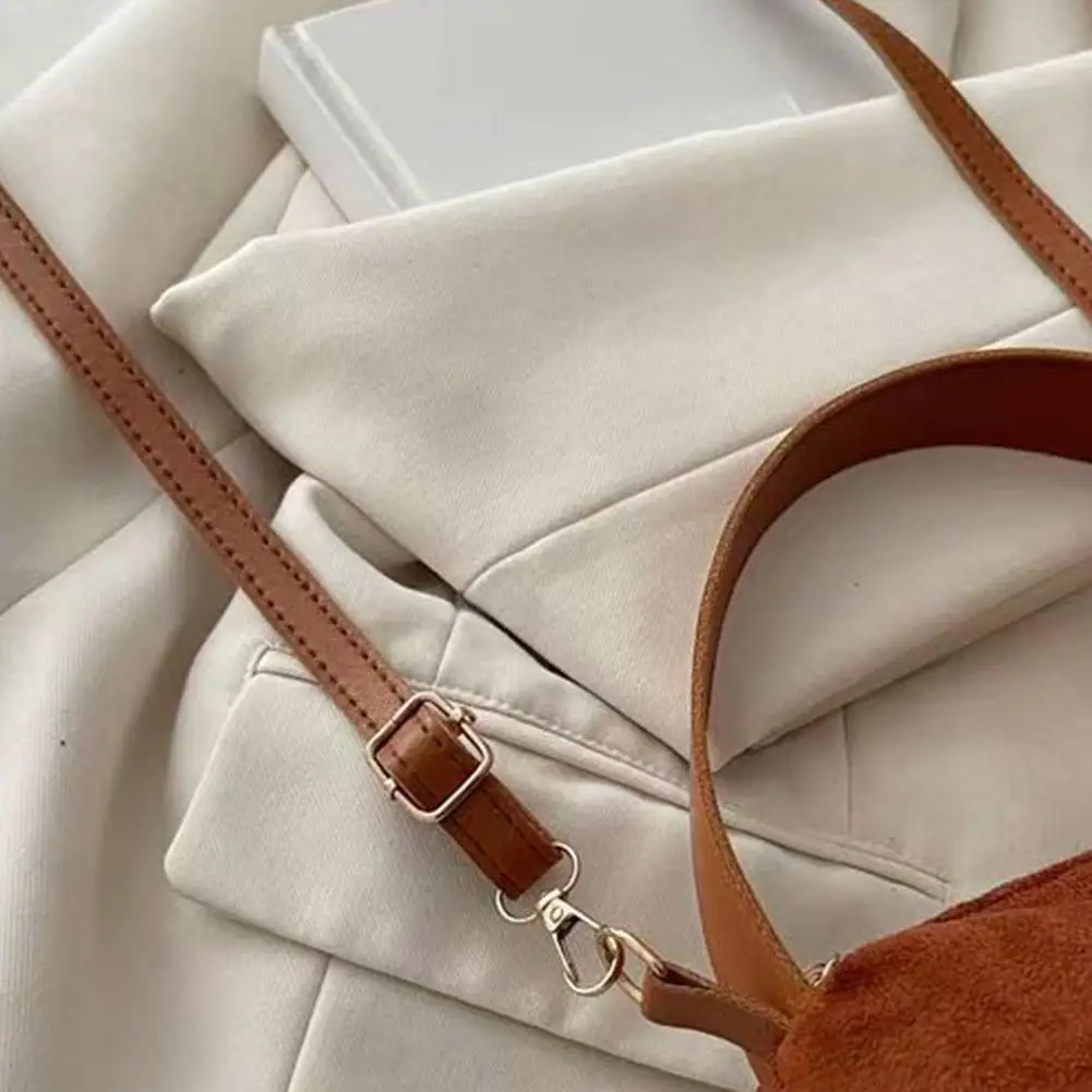 Vintage-Umhängetasche, große Kapazität, Tragetasche aus mattiertem Leder, lässige Crossbody-Pendlerhandtasche für Damen – Detail 25