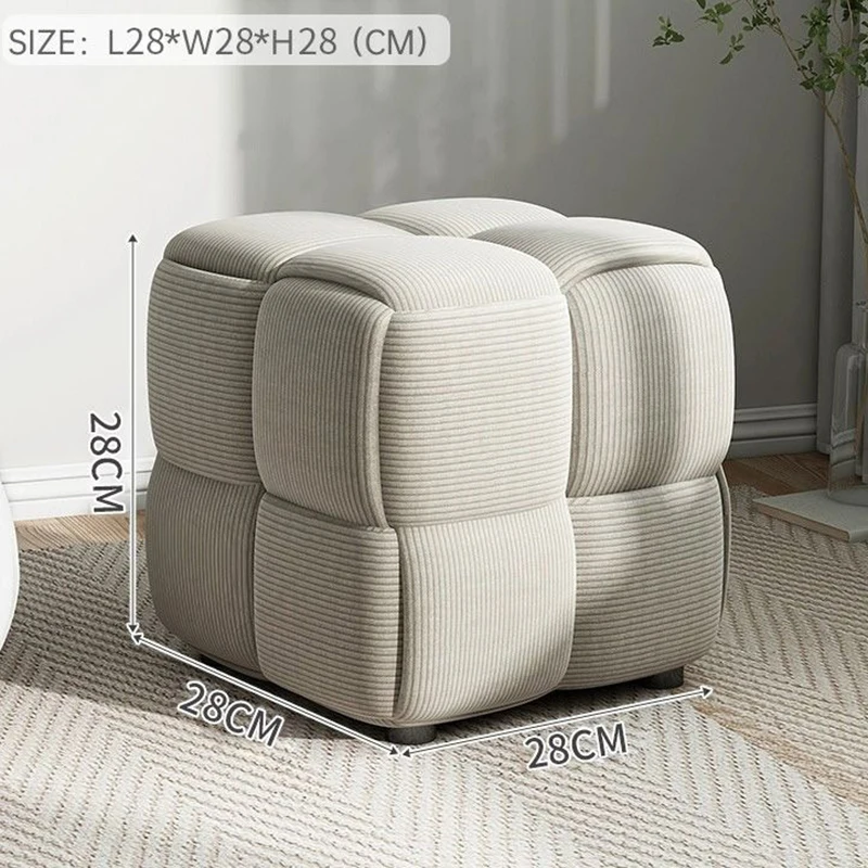 Creative Small Stools Solid Wood Ottomans Modern Nordic Footstool Design Footrest for Living Room Luxury Interior Furniture