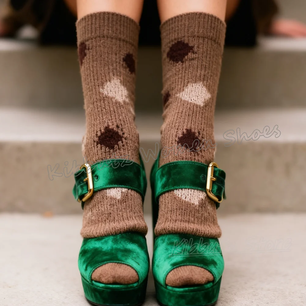 صنادل أرضية مخملية حزام مشبك جولة تو حذاء بكعب سميك بلون الموضة الفاخرة أنيقة موجزة مثير حار فتاة أحذية جديدة