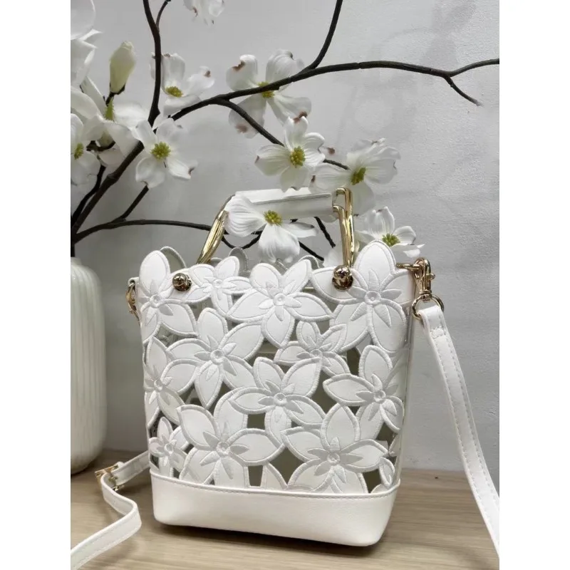 

New French Woven Bucket Bag Women' Summer Lace Lace Hand Carry Crossbody Bag Exquisite Simple Commuter Casual Personality Trends