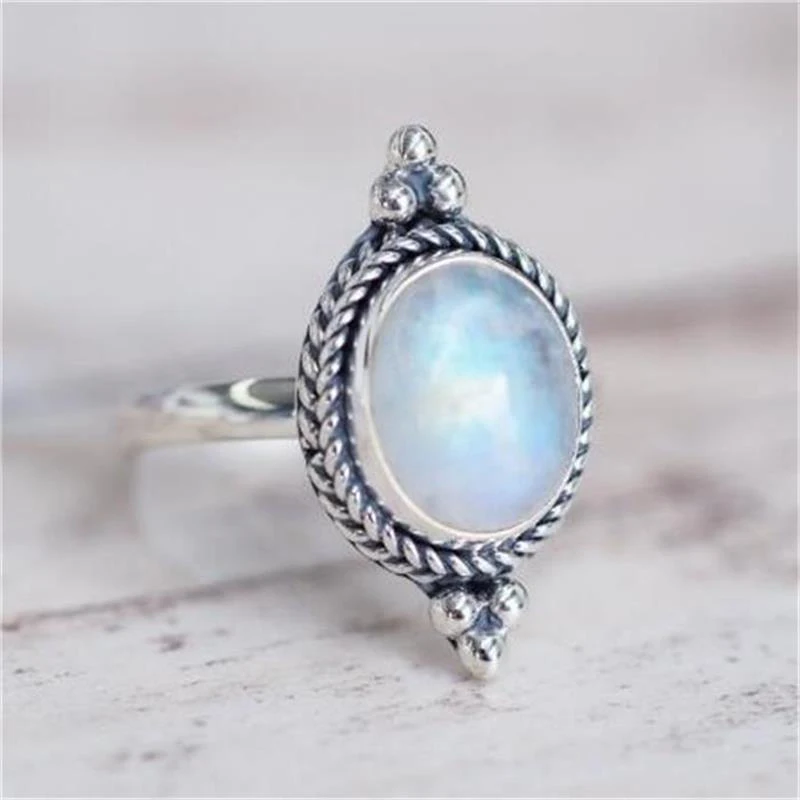 Fashionable and Exquisite Ancient Silver Color Inlaid Moonstone Ring Festive Banquet Anniversary Creative Female Jewelry