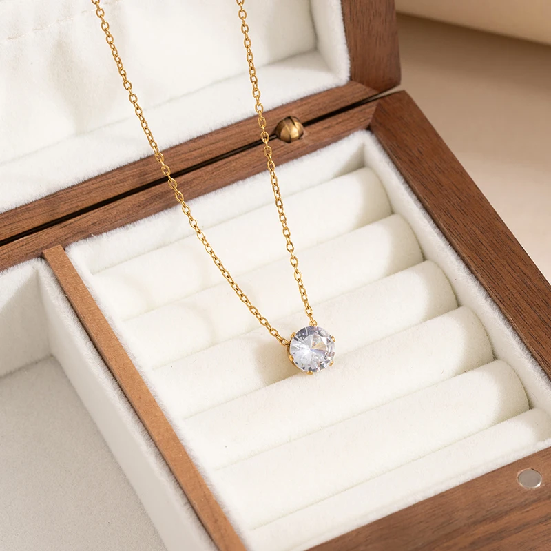 ANENJERY 316L Stainless Steel Zircon Pendant Necklace For Women Simple Versatile Korean Luxury Design Wedding Jewelry Gifts