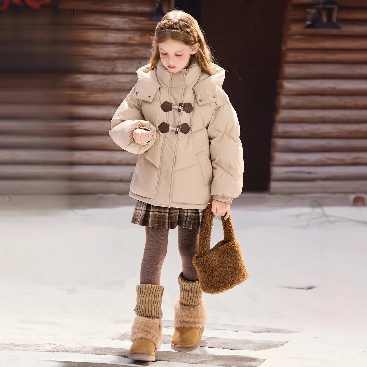 

2025 Winter New Girls' Cotton Clothes, Medium and Large Children's Thick Cotton Jackets, Warm Cotton Clothes, Winter Clothes