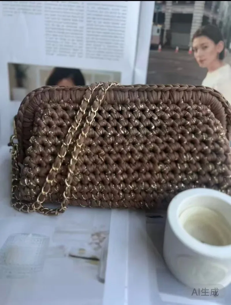 حقيبة نسائية منسوجة يدويًا 2025 حقيبة أحمر شفاه متخصصة عصرية جديدة سلسلة حقيبة ساعي فاخرة بلون سادة متعددة الاستخدامات #5